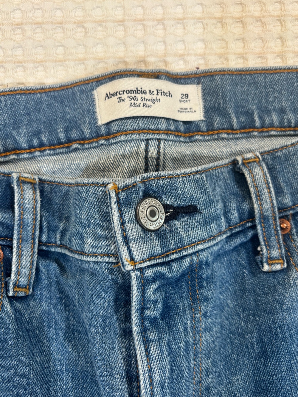 Abercrombie & Fitch 90’s Straight Mid-Rise Jeans